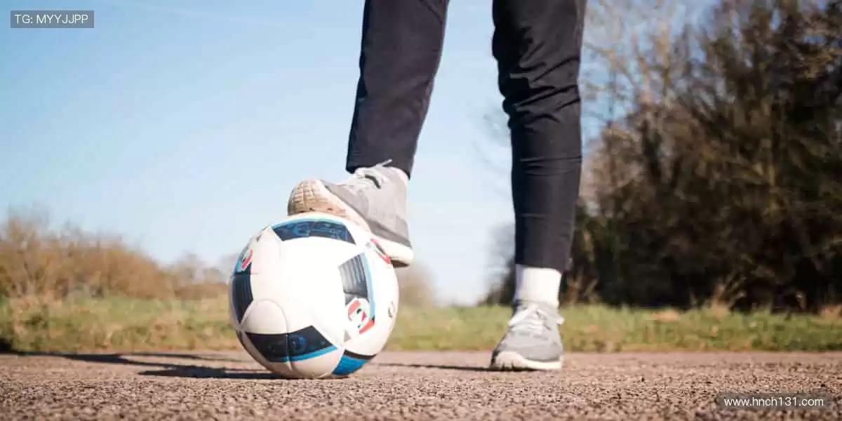 「错过直播？精彩回放随时看！📲订阅频道，精彩永不缺席！」